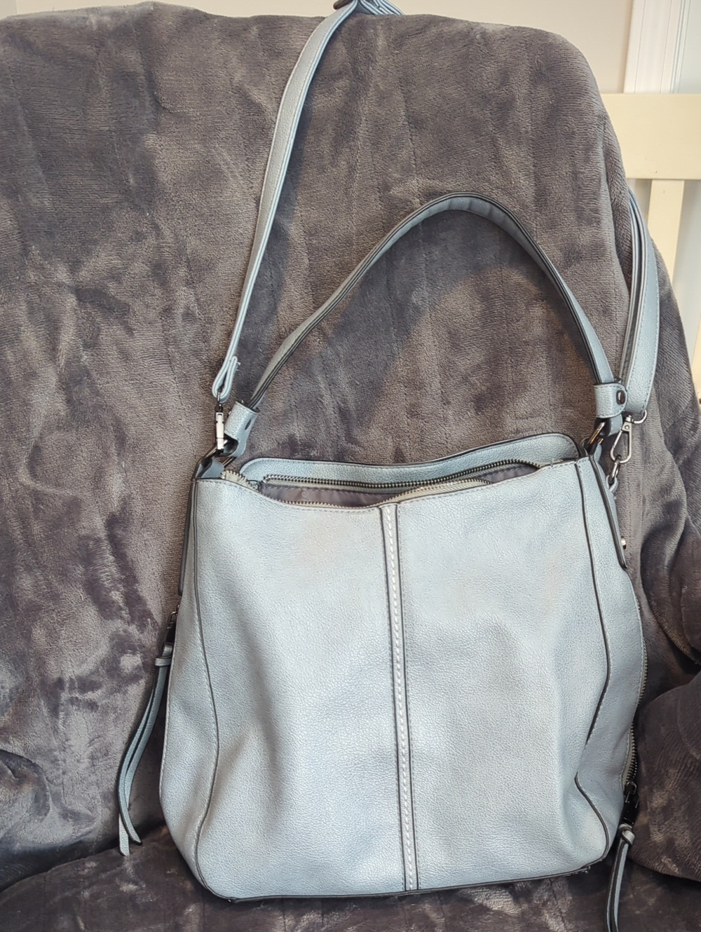Light Gray Pebbled Shoulder Bag with Adjustable Straps